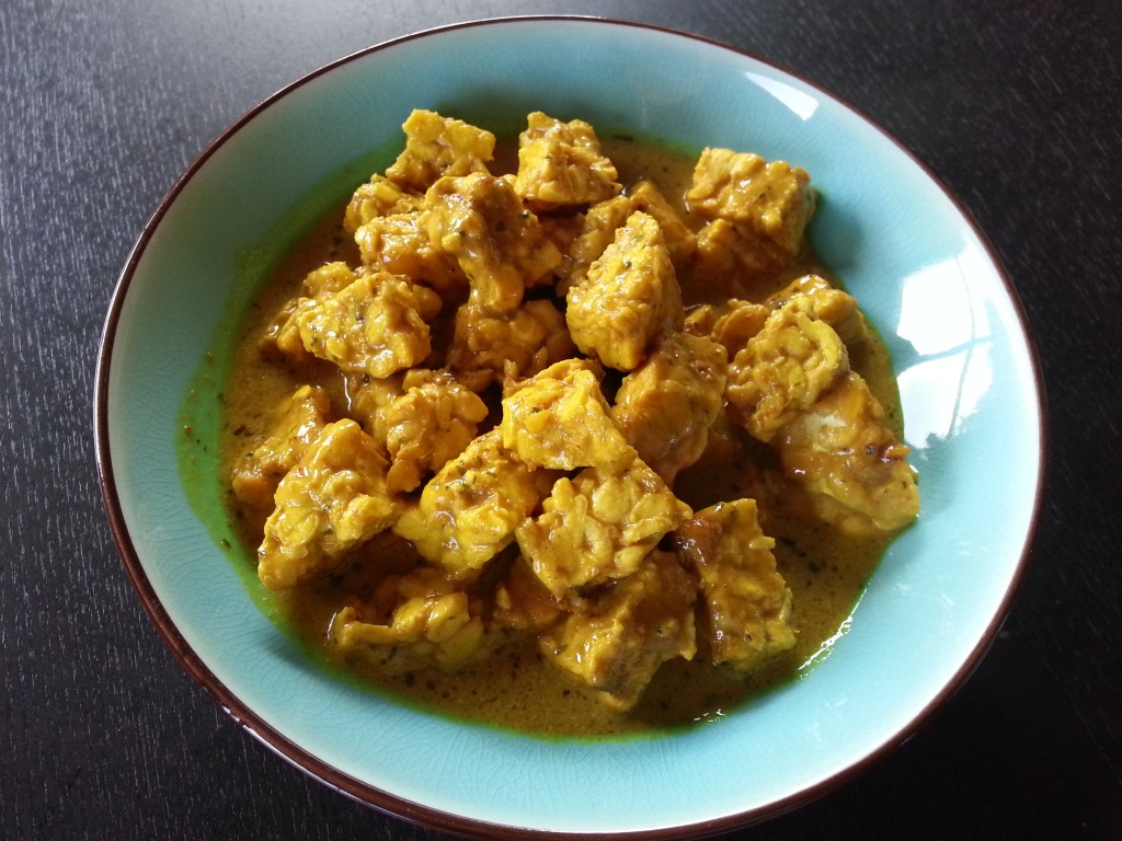 Tempeh à la crème de coco et curry Ça turbine en cuisine